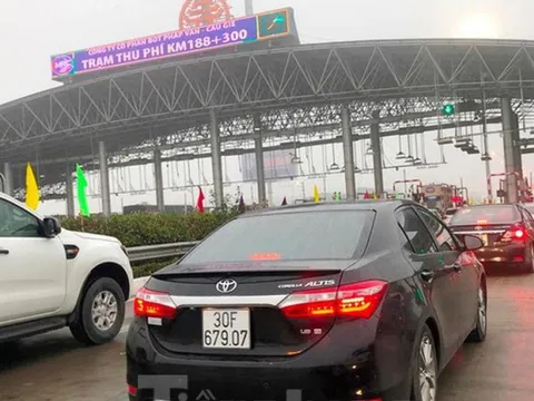 Lần đầu tiên Hà Nội chỉ đạo ''xả trạm'' thu phí khi ùn tắc