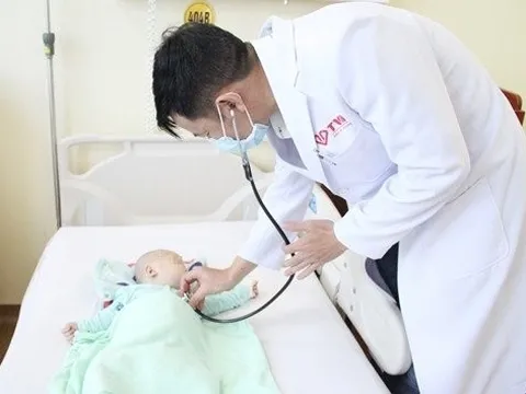 Phẫu thuật thành công bệnh nhi 5 tháng tuổi bị biến chứng nghẹt ruột