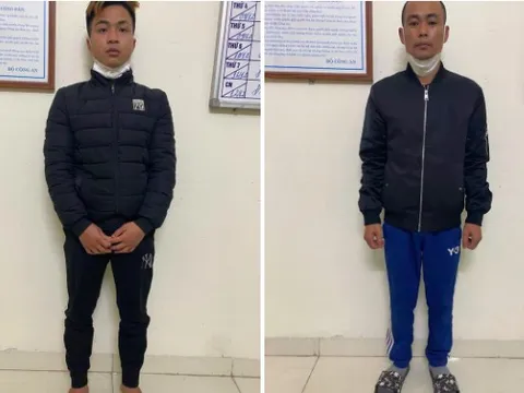 Bắt khẩn cấp 2 thanh niên thu tiền "bảo kê" ở bãi cỏ lau sông Hồng