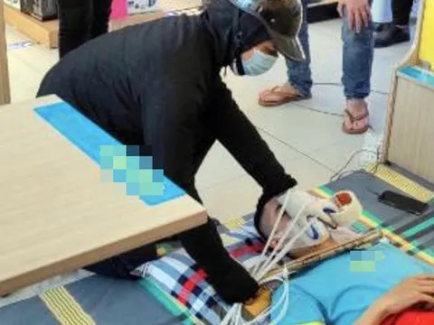 Bảo vệ siêu thị kể lại giây phút bị tên cướp kề dao vào cổ dọa giết