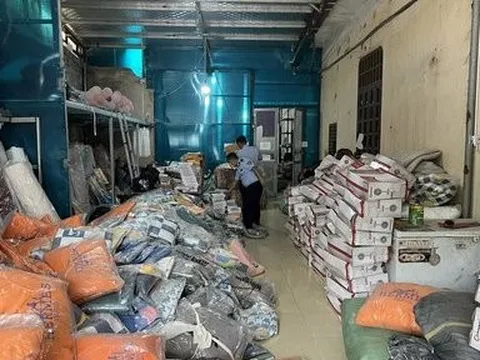 Phát hiện kho hàng livestream trên 12 nghìn sản phẩm nghi giả mạo