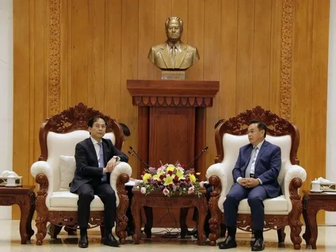 Lãnh đạo Lào vui mừng về đà phát triển tốt đẹp của quan hệ với Việt Nam