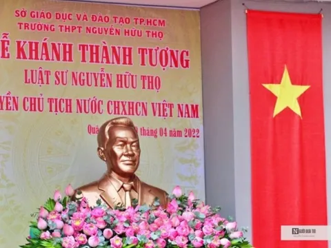 Khánh thành tượng danh nhân Nguyễn Hữu Thọ tại trường THPT cùng tên