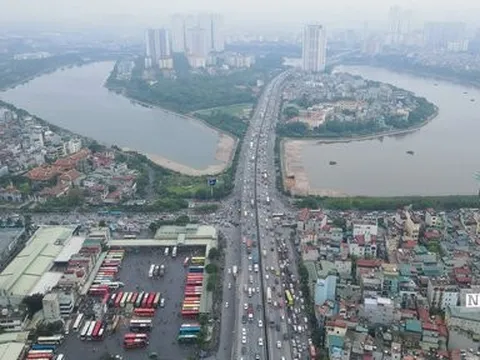 Người dân về quê nghỉ lễ, giao thông Hà Nội ùn tắc