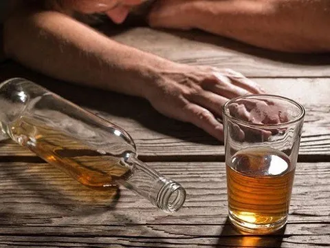 Sau bữa nhậu trưa, người đàn ông vỡ thực quản: BS chỉ ra nguyên nhân là hội chứng hiếm gặp