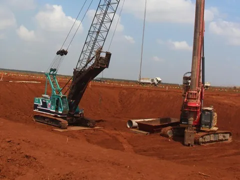 Đại công trường Sân bay Long Thành nhộn nhịp thi công trong ngày lễ