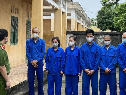 Đường dây đánh bạc đa cấp gần 2000 tỷ: Thuê xe sang Porsche, G63 dụ dỗ người chơi