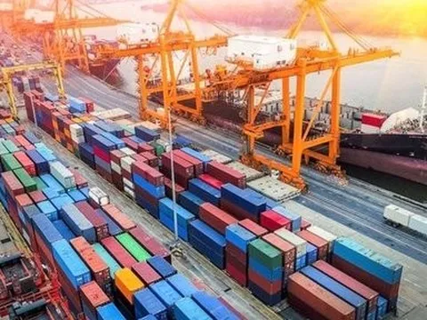 Hàng hóa qua cảng biển giữ nhịp tăng trong 4 tháng đầu năm