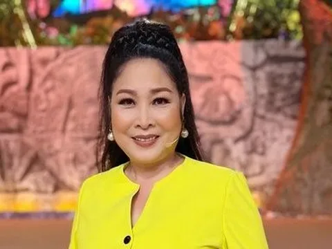 NSND Hồng Vân ẩn ý việc chia tay sân khấu kịch