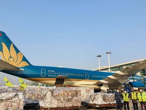 Vận tải hàng hoá bằng đường hàng không cất cánh