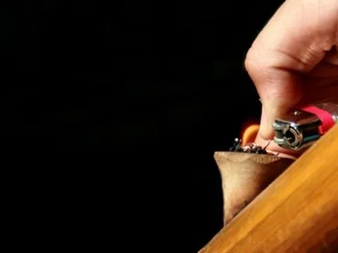 Nguy kịch phải thở máy chỉ vì... điếu thuốc lào