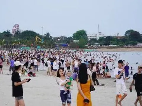 Vừa mở cửa đón khách, bãi biển nhân tạo Đồi Rồng xảy ra vụ đuối nước thương tâm