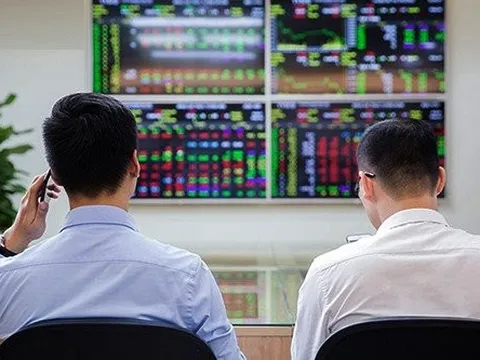 Bổ sung quy định thu phí giám sát đối với chứng khoán phái sinh từ 1/7