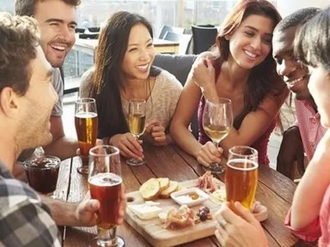 Kỳ nghỉ lễ ăn uống “tẹt ga”, muốn da đẹp, dáng xinh thì không nên bỏ qua công thức này