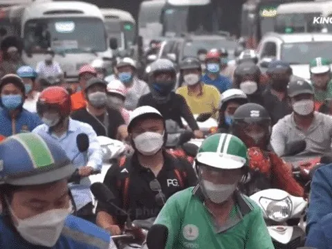 Người dân ùn ùn về quê nghỉ lễ 30/4, nhiều đoạn đường tắc dài, bến xe nườm nượp khách