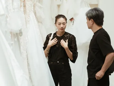 Ngô Thanh Vân bật khóc khi chọn váy cưới: Chắc mọi người không tin đâu!