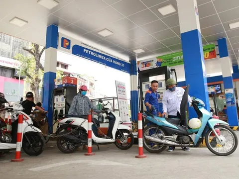 Ngày mai, giá xăng sẽ tiếp tục tăng mạnh?