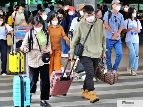 Sân bay Tân Sơn Nhất phục vụ gần 600.000 lượt khách trong kỳ nghỉ lễ 30/4, 1/5