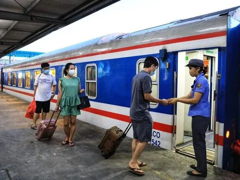 Tổ chức nhiều đôi tàu phục vụ cao điểm hè