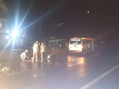 Bình Thuận: Xe tải trôi ra đường va chạm với xe máy một thiếu niên tử vong