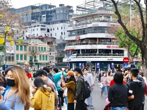 Hà Nội ‘nở rộ' phố đi bộ: Chốn vui chơi cuối tuần cho người dân ngày càng đa dạng