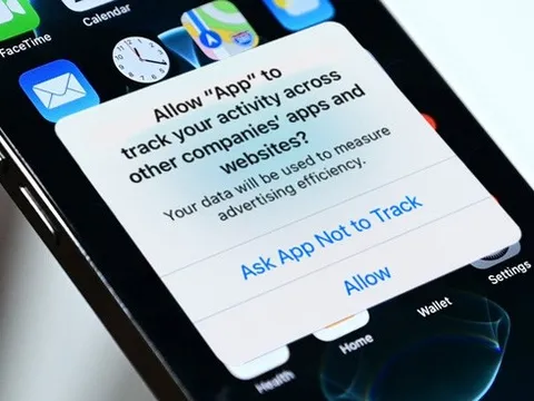 Apple chỉnh nhẹ một tính năng, Facebook "bốc hơi" 300.000 tỷ đồng?