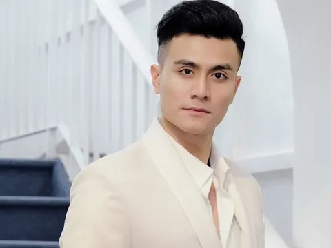 Vĩnh Thụy bán 18 tác phẩm nghệ thuật để làm từ thiện