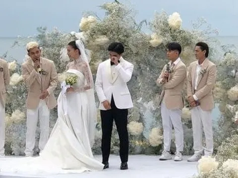Cận cảnh bó hoa cưới “quý tộc” giá khủng trong đám cưới của Ngô Thanh Vân
