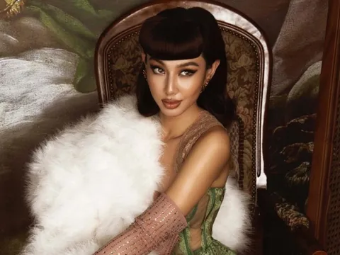 Hoa hậu Thùy Tiên khoe đường cong hút mắt cùng phong cách cổ điển