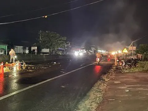 Xe tải trôi từ nhà kho ra Quốc lộ 1, tông xe máy khiến một người tử vong