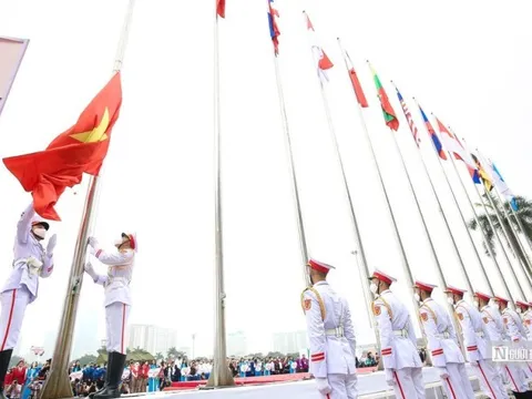 Trang trọng nghi lễ thượng cờ chào mừng SEA Games 31