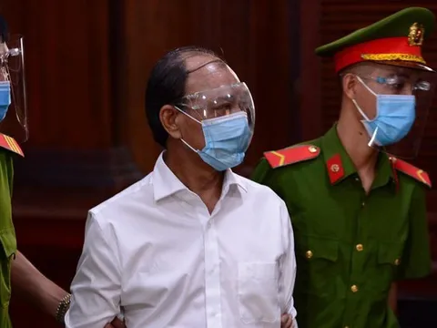 Cựu phó Chủ tịch UBND TPHCM Trần Vĩnh Tuyến tiếp tục hầu toà