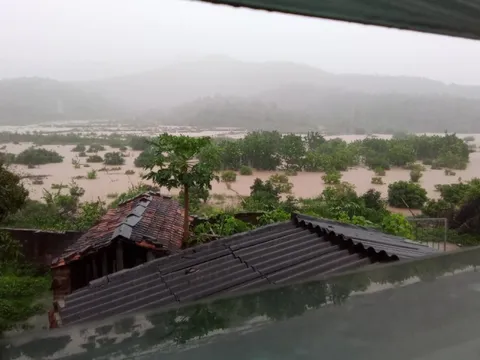 Mưa lũ lớn ở Bắc Giang, hàng trăm ngôi nhà chìm trong biển nước