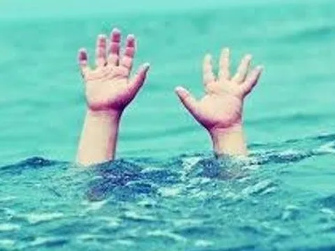 Cà Mau: Hai anh em ruột ngã xuống kênh, một cháu mất tích