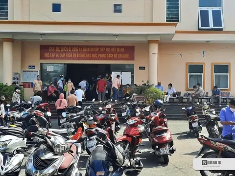 Công an Tp.HCM đưa giải pháp để tránh việc người dân tập trung đông làm CCCD