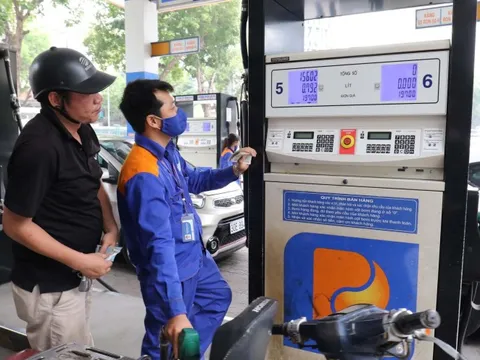 Giá xăng hôm nay tăng mạnh, sát mốc 30.000 đồng/lít