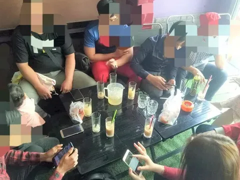 Công nhân sập bẫy “tín dụng đen”