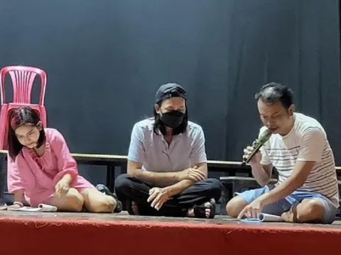 Danh hài Hoài Linh tái xuất trên sân khấu cải lương