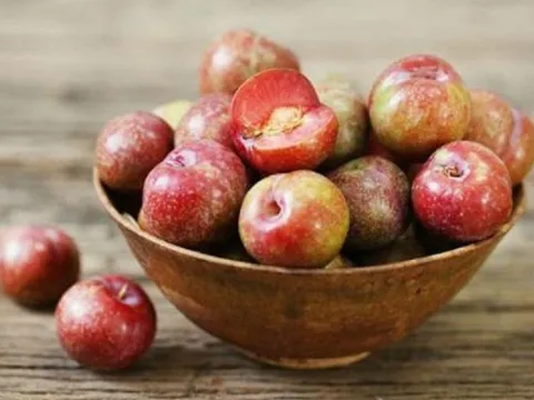 Những người tuyệt đối không nên ăn mận dù chỉ một quả