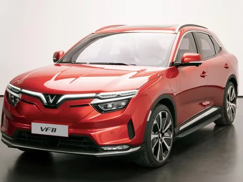 Ông Phạm Nhật Vượng nói thế giới ‘đang rất thiếu chứ không thừa xe điện’, thực tế ra sao?