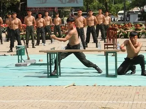 Những màn biểu diễn đẹp mắt tại hội thi điều lệnh, bắn súng võ thuật