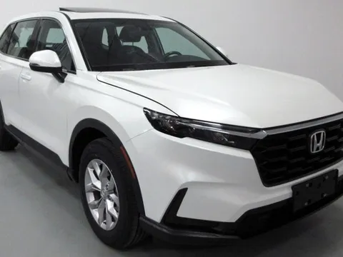 Honda CR-V 2023 lộ diện ngoài đời thực