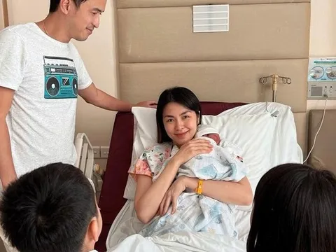 Phu nhân hào môn chăm con: Hà Tăng thức lúc 5h sáng, Phạm Hương làm 1 việc siêu giỏi