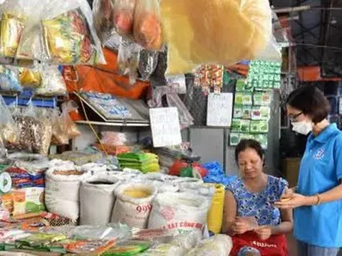 Bảo hiểm y tế: Đến lúc tăng mức đóng?