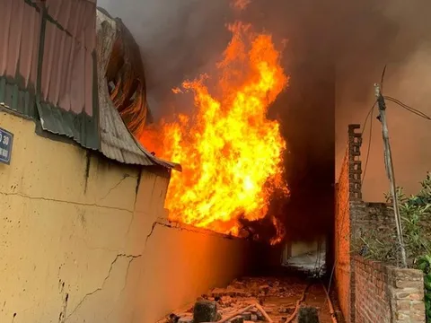 Hà Nội: Thêm một nhà xưởng gặp hoả hoạn trong thời gian bị đình chỉ hoạt động
