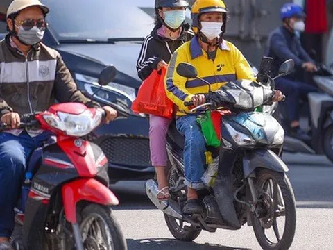 Giá xăng lên 30.000 đồng/lít, giới tài xế than "thu nhập không đủ nuôi vợ con"