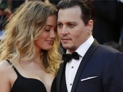Johnny Depp: U60 thân bại danh liệt vì yêu mê mệt tình trẻ kém 23 tuổi