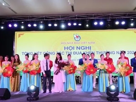 Hội Nhà báo Việt Nam tổ chức tổng kết thi đua khen thưởng năm 2021
