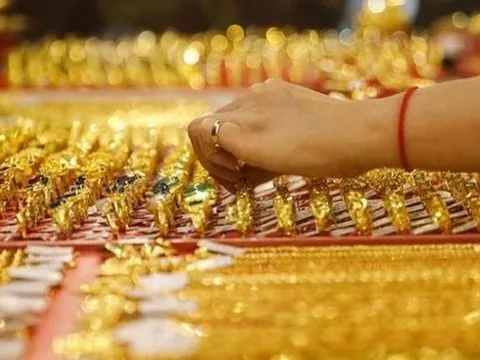 Giá vàng có thể tiếp tục trượt dốc?