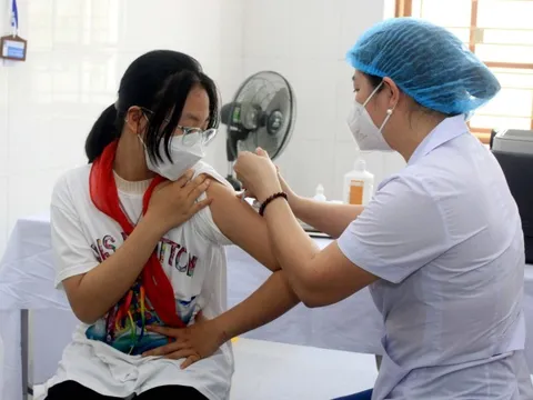 Tiếp tục đẩy nhanh tiêm vaccine phòng COVID-19 mũi 3 và cho trẻ từ 5 - dưới 12 tuổi